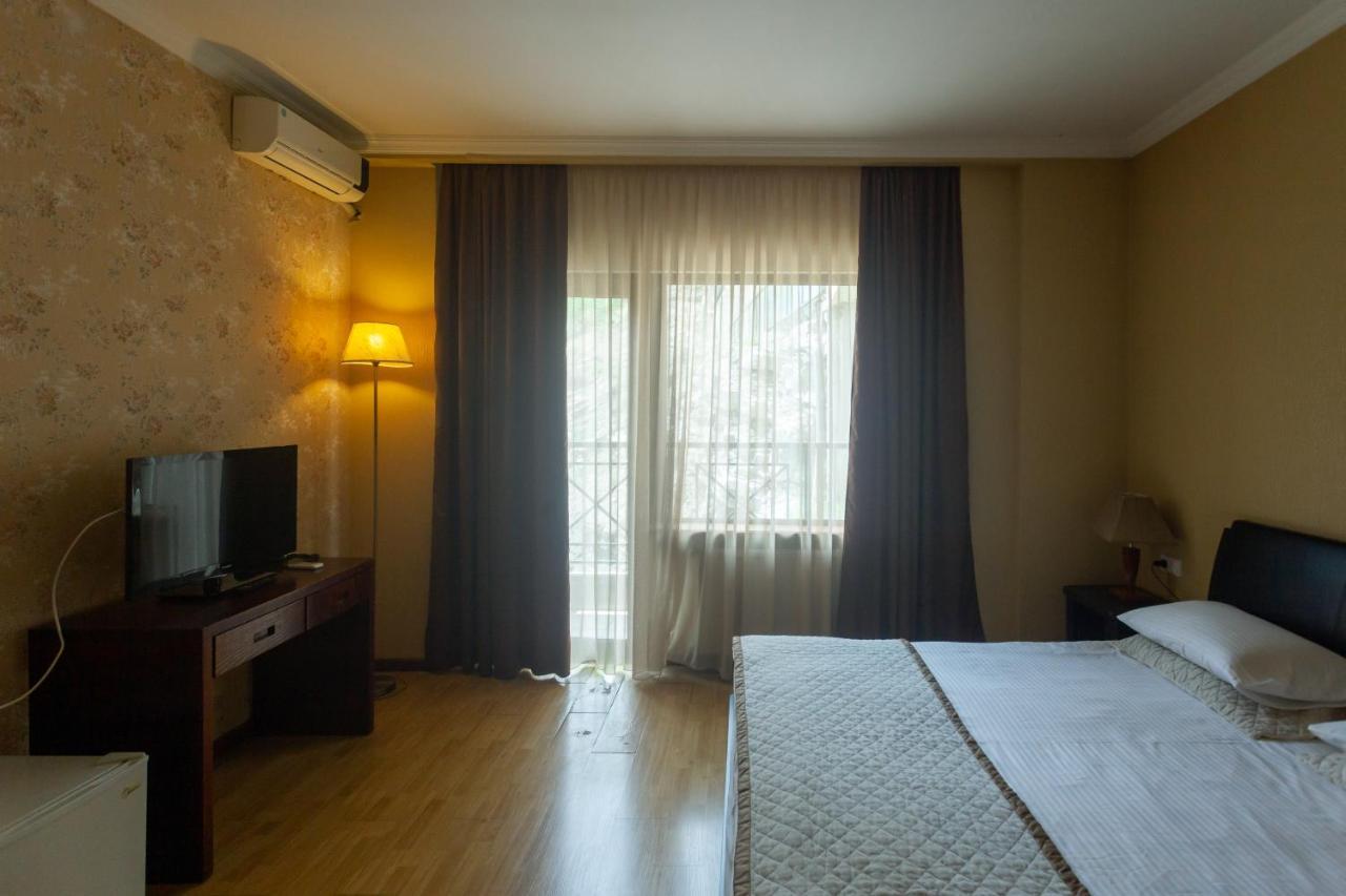Hotel Beaumonde Garden ティビリシ エクステリア 写真